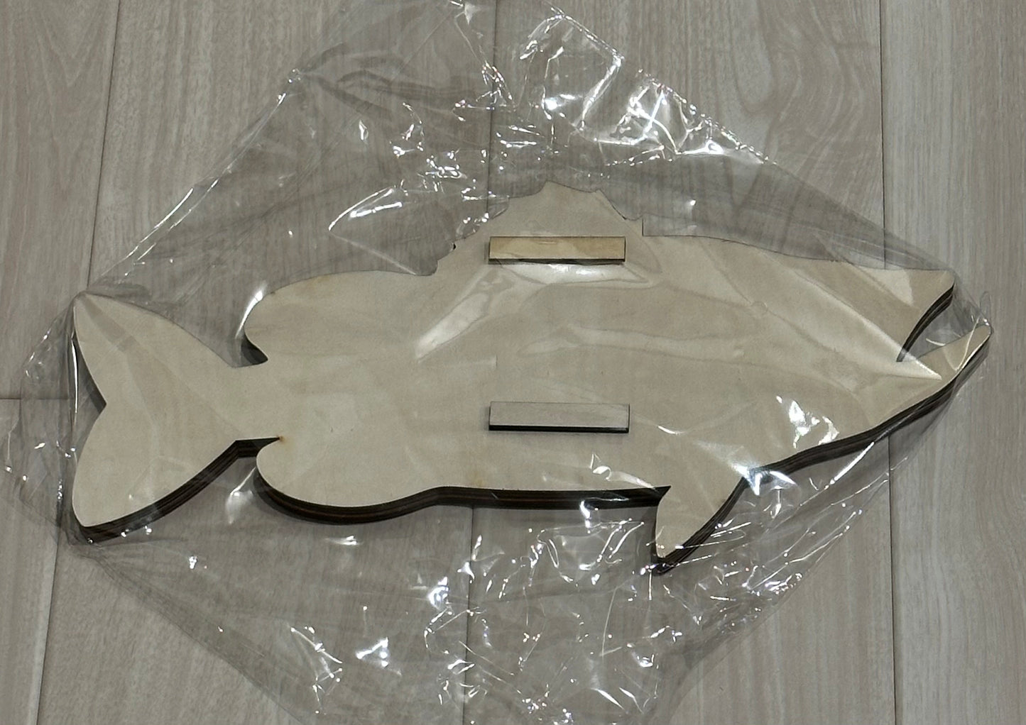木製 魚の壁掛けウォールアート トラウト(鱒)裏面 取り付け用スペーサー