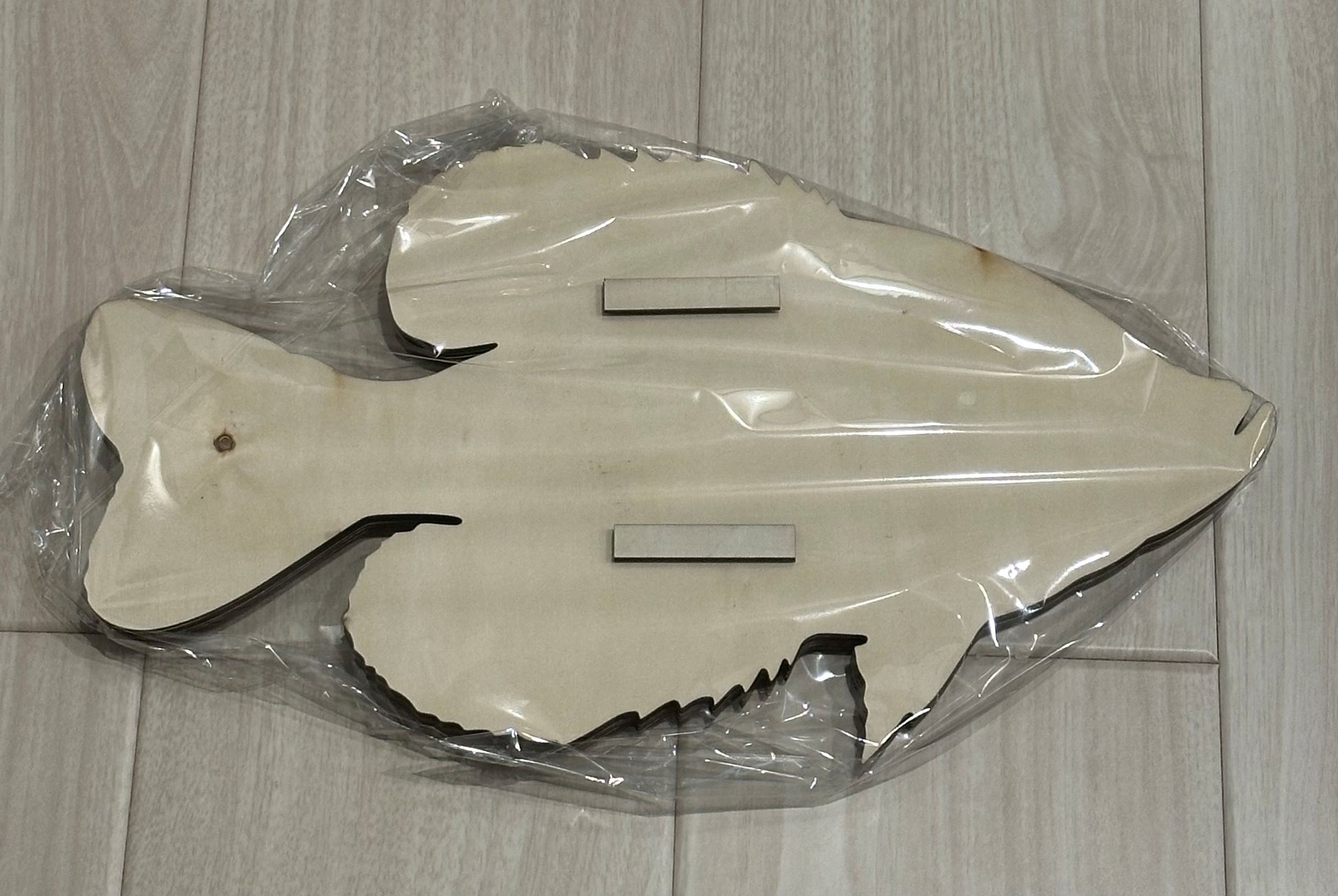 木製 魚の壁掛けウォールアート サーモン（鮭）裏面 取り付け用スペーサー